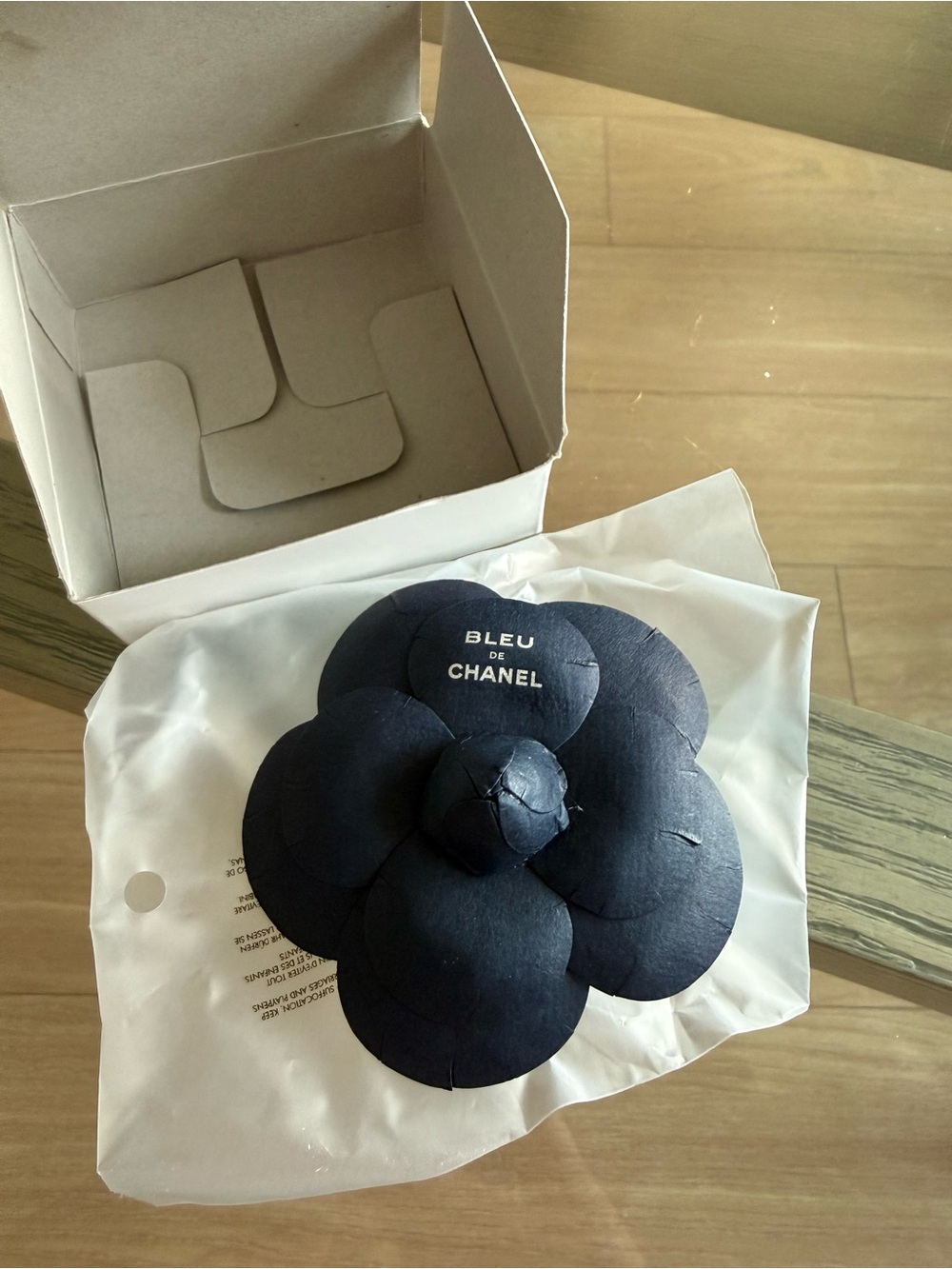 CHANEL Bleu de Chanel Navy Pin